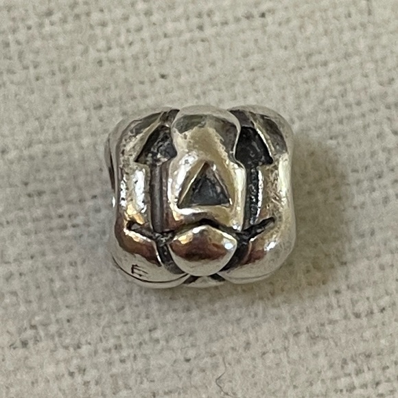 Pandora Jack-O-Lantern Pumpkin Charm - Picture 7 of 12